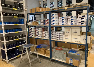 Estanterías con rodamientos y material SKF